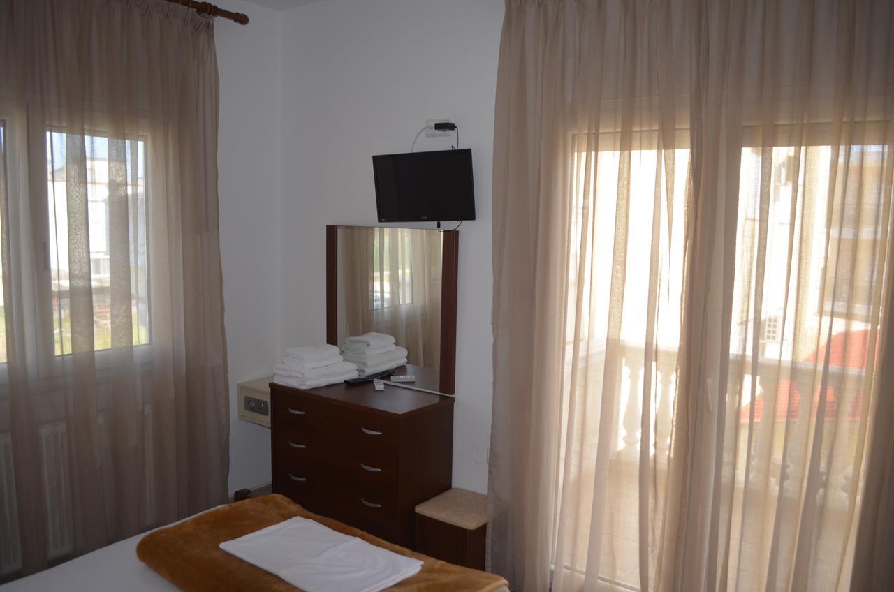 Irini Apartments Keramotí Exterior foto